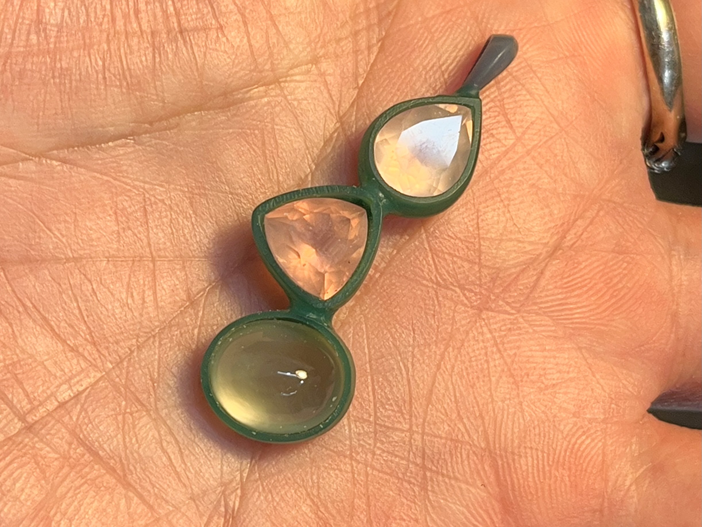 アーモンドクォーツページ TOO DESIGN | ミニマル クロック アーモンドクリーム - ローガンアトリエ